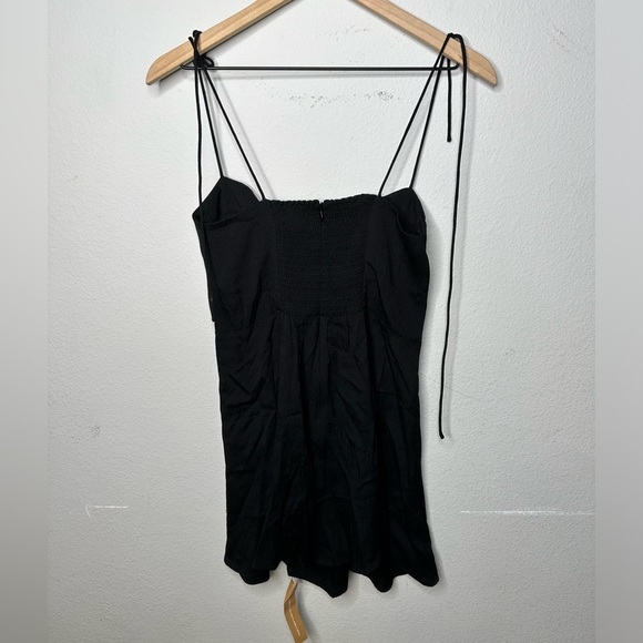 NWT Reformation Saskia Dress Black Size 6 SOLD OUT - Picture 8 of 8